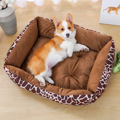Chien dans Panier pour chien couleur girafe - Ultra - Douillet - Gamelle et Cie pour Chien